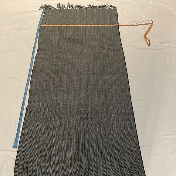 Men’s wool scarf - approximately 72” x 30” - Picture 2 of 4